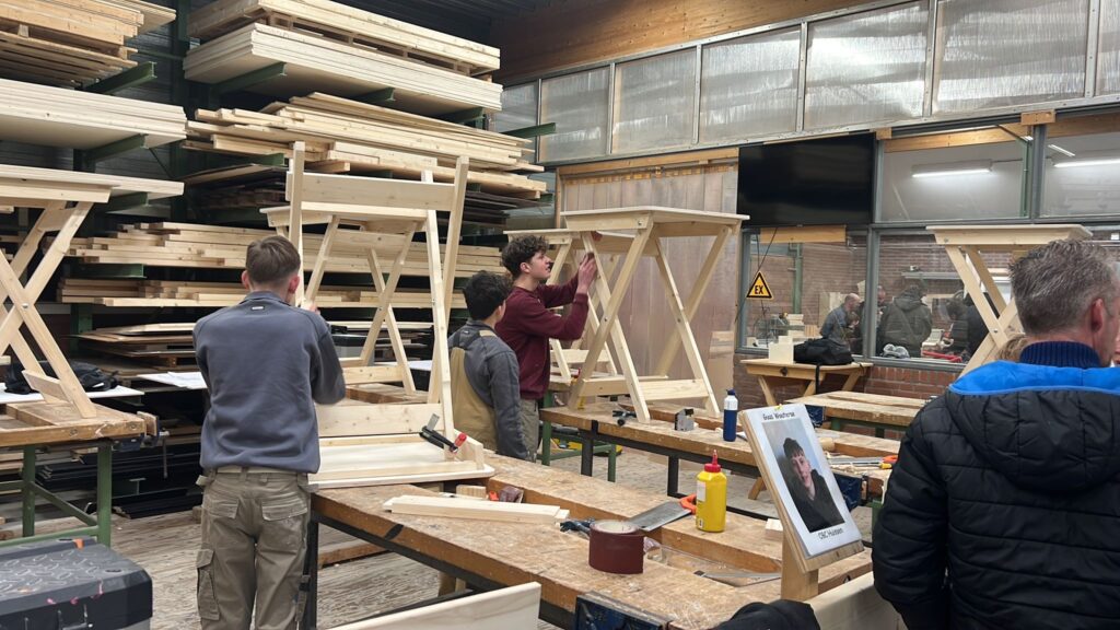 3c847486-b8f5-41e6-a34f-c027106651f2